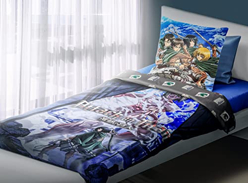 Elbenwald Anime Bettwäsche Attack on Titan mit Fight Motiv mit Reißverschluss für Herren Damen Unisex Decke 135 x 200 cm und Kissen 80 x 80 cm Baumwolle Mehrfarbig von Elbenwald