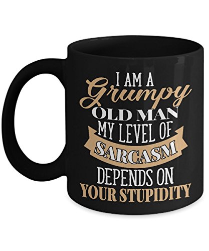 EpicMugs Keramik-Kaffeetasse mit der Aufschrift "I'm A Grumpy Old Man My Level Of Sarcasm Depends On Your Stupidity", 325 ml oder 425 ml, tolles lustiges und inspirierendes Geschenk von EpicMugs