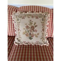 French Provence Petit Point Nadelpunkt Quaste Fransen Blumen Rosen Kissen von FrenchCountryGirl