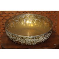 Gold Obstschale Herzstück Vase Obst Dekor Apfel Birne Erdbeerblatt Blätter Geprägt Silberteller Hochzeit Esstisch Urlaub Bowl von FrenchVintageAntik