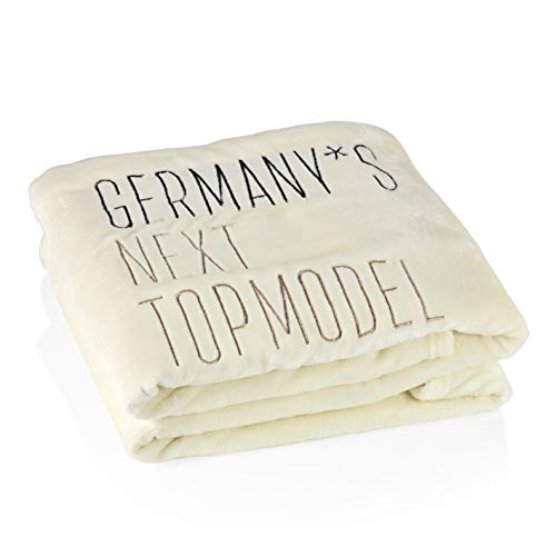 Germany's Next Topmodel Kuscheldecke | Der extra Kuschelfaktor für Topmodels | Super flauschig, ideal für Sofa und Bett | Mit Germany´s Next Topmodel-Logo [Größe: 150 x 200 cm] von GNTM