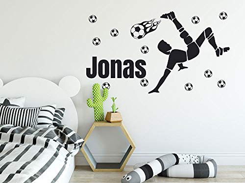 GRAZDesign Wandtattoo Fussball mit Name Kinderzimmer, Geschenk für Junge, Fussballspieler mit Ball, personalisierte Fußball Geschenke für Kinder / 99x57cm / Lindgrün von GRAZDesign