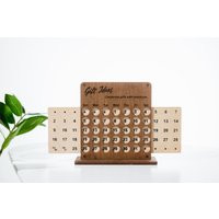 Personalisierter Immerwährender Kalender Aus Holz - Wunderbares Firmengeschenk Für Chef, Kollegen. Ideal Jeden Anlass von GiftIdeasUA