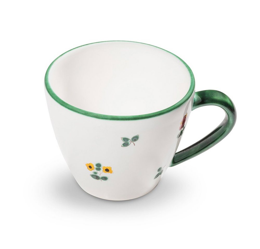 Gmundner Keramik Tasse Gmundner Keramik Kaffeetasse Gourmet 0,2L Streublumen, Streublumen - von Hand & Verlesen. Im Salzkammergut wachsen für jeden Tisch die richtigen Blumen, sie werden mit einem Liebevollen Rand im schönsten Grün geschmückt und wie von leichter Hand werden die zarten Blümchen auf die berühmte Keramik gestreut. Wie von der Sonne angestrahlt: Beim Handbemalen wird jeder Blatt zweimal getupft - erst gelb, dann grün. Beim Brand verschmelzen die Farben zu diesem einzigartigen schönen Bild. Rotes Lungenkraut, blaue Glockenblumen und gelbe Sumpfdotterblumen - beim Anblick des Designs Streublumen denkt man sofort an einen bunte Blumenwiesen. Gmundner Keramik im wunderbar femininen Design „Streublumen“ sorgt beim Kaffeekränzchen garantiert für Gesprächsstoff.  Egal ob jung oder alt, ob traditionell oder trendbewusst: Wer sich für das Design Streublumen entscheidet, hat damit für viele Jahre eine gute Wahl getroffen. Jedes Stück ein von Hand bemaltes Unikat. * Handgemachte Unikate aus Österreich seit 1492 * Farben und Formen individuell kombinierbar * Spülmaschinenfest * Mikrowellengeeignet gemäß der ÖNORM für Gastronomie-Porzellan * Bei uns nur 1.Wahl GMUNDNER KERAMIK, Handwerkskunst seit 1492 von Gmundner Keramik