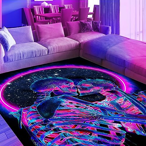 HOLAVIDA Schwarzlicht Küssender Schädel Teppich, Großer Fluoreszierender UV-reaktiver Skelett Wurfteppich, Rutschfester Gothic-Teppich, Leuchtende Dekoration für Schlafzimmer 120x180cm von HOLAVIDA