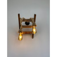 Rustikale Holzleiter Wandleuchte, Bauernhaus Wandlampe Für Wanddekor von HTalldesign