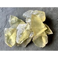 Rohe Zitronenquarzbrocken, Natürliche Citrin-Kristallfelsen von HappyMinerals