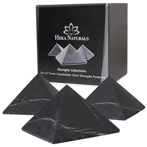 Heka Naturals Unpolierte Shungit Pyramide Kristall 3er-Set | 10 cm - Schwarze Mineralsteine für Dekoration & Meditation - Wohnzimmerkristalle - Natürliche Barriere & Reiniger - Fullerene von Heka Naturals