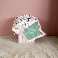Boho Rosa Baby Mädchen Decke Personalisiert, Geschenk Für Neugeborene, Minky Mit Namen, Blumen Neugeborenen Babygeschenk von HilltopBabyandMore
