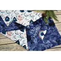 Personalisierte Regenbogen Blau Baby Minky Decke-Boho Kinderzimmer - Muted Junge Dusche Geschenk, Boho Geschenk von HilltopBabyandMore