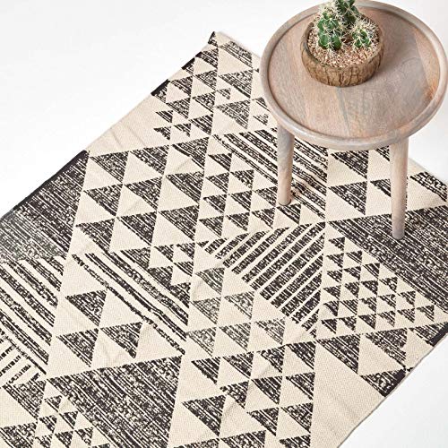 Homescapes Teppich Delphi, handgewebt aus 100% Baumwolle, 120 x 170 cm, Baumwollteppich mit geometrischem Dreiecksmuster, schwarz-weiß von Homescapes