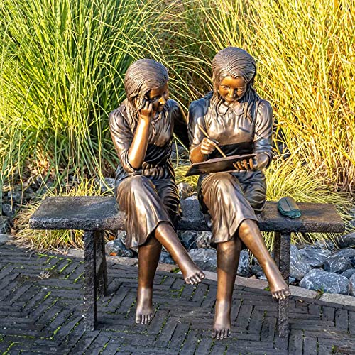 IDYL Bronze-Skulptur Zwei Mädchen lesend auf Einer Bank | 100x64x102 cm | Kinderfigur aus Bronze handgefertigt | Gartenskulptur oder Teich-Dekoration | Hochwertiges Kunsthandwerk | Wetterfest von IDYL
