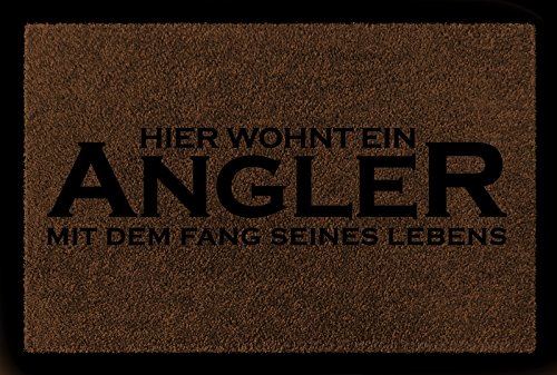 Interluxe SCHMUTZMATTE Geschenk Hier WOHNT EIN Angler Fußmatte Hobby Flur Braun von Interluxe