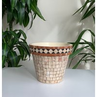 Blumentopf Mosaik Mit Marmorstückchen, Große Format, Beige Und Dunkelbraun von IoannasArtGarden