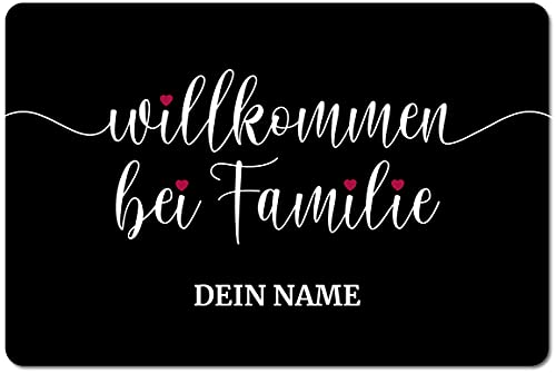 Kaffeebecher24 - Fußmatte Personalisiert - Willkommen bei Familie - 60 x 40cm - schwarz - Fussmatte mit Namen von Kaffeebecher24