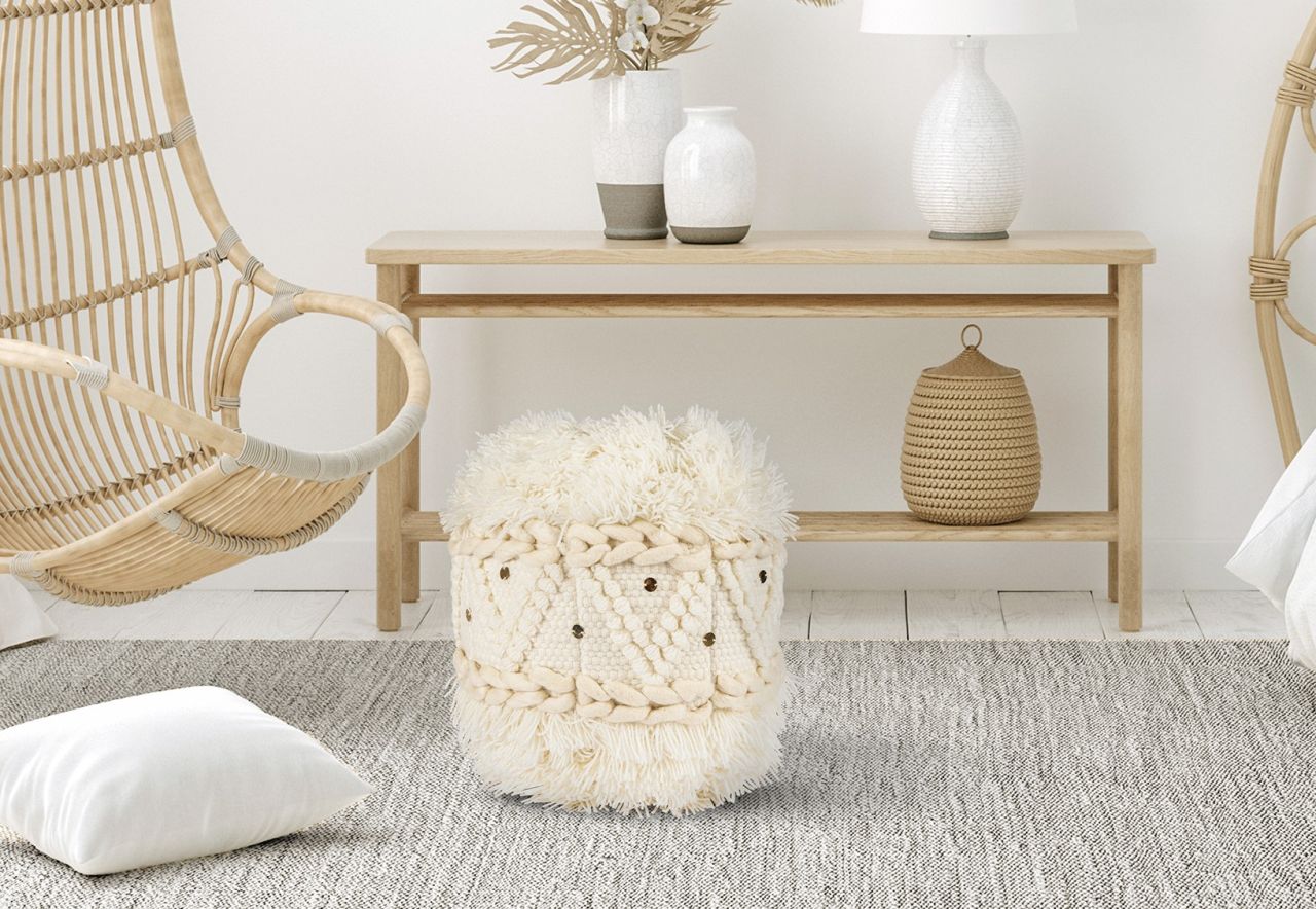 Pouf Hocker boho modern Sitz creme trend design gold weiß Fransen natur Makramee von Kayoom