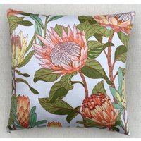 Sanderson "Protea" Blumen Vintage Stoffkissen von KittyGreenway