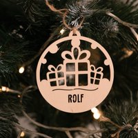 Weihnachtsbaumschmuck Aus Holz - Personalisiert Holzanhänger Mit Geschenke-Motiv von LAUBLUST