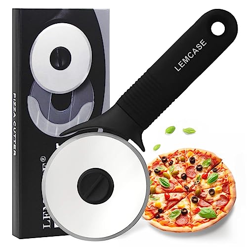 LEMCASE Pizzaschneider - Pizzaroller, Pizza Cutter, Pizzamesser, Pizzarad - Pizza Schneiderroller Schneider Roller aus Silikon Griff & Edelstahl Räder mit Schutzhülle | Schwarz von LEMCASE