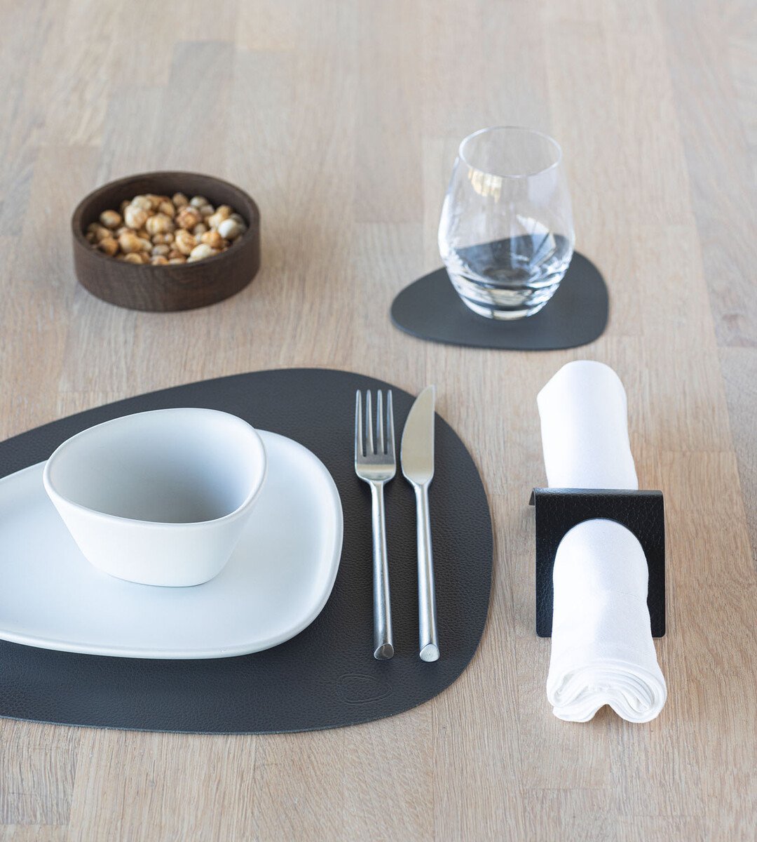 LINDDNA Tischset M 31x35 cm Curve Serene anthracite von LINDDNA