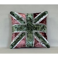 Union Jack Kissen Aus Gecrashtem Samt von LOVEinteriorsCo