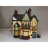 Abteilung 56 J.d. Nichols Toy Shop- Dickens' Village Series; 56 - Pensioniertes, Vintage Weihnachtsdorf Porzellan Beleuchtetes Haus von LilliansCornerFinds