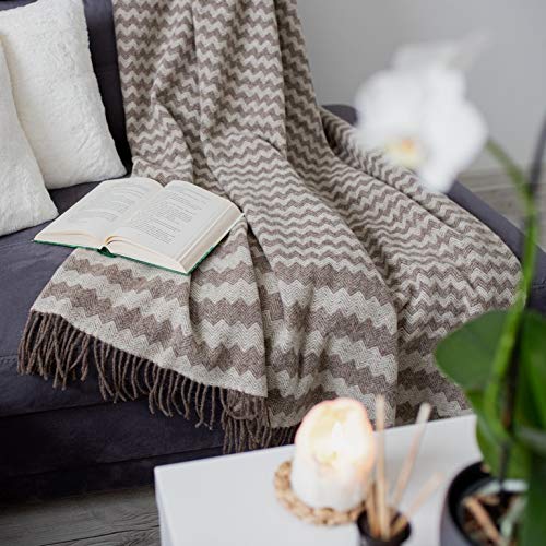 Linen & Cotton Decke Wolldecke Wohndecke Kuscheldecke Melody Gewellt - 100% Reine Neuseeland Wolle, Braun Natur Weiß (140 x 200 cm) Tagesdecke Überwurf Plaid Blanket Sofa Schurwolldecke Lammwolle von Linen & Cotton