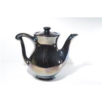 Beauce Canada Schwarz Teekanne Kaffee Set 6 Tassen Regenbogen Spiegelung Vintage 1415 Keramik Seltene Glanzglasur Beauce Canada Schwarz Teekanne Kaffee Set 6 Tassen Regenbogen Spiegelung Vintage 1415 Keramik Seltene Glanzglasur von LucysMidCentury