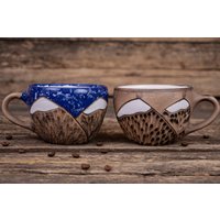 Zwei Handgemachte Kaffeetassen Aus Ton || Natur Keramik Tasse, Weihnachtsgeschenk Für Ein Paar, Mont Blanc Winter Alpinist Geschenk von MagicCeramicsShop