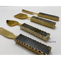 Schwarzer Achat Personalisierte Käsemesser-Set - Black Shade | Messer Hochzeits/Jubiläum/Geburtstag/Einweihungsgeschenk Kristall Käsemesser von MajesticRock