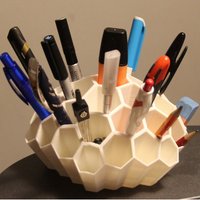 Waben-Stifthalter | Schreibtisch Organizer Bleistift Werkzeug Stiftehalter Stifte Wabe von MappingCosmos