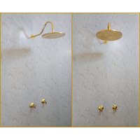 Unlackiertes Messing-Wand-Duschhahn-Set Mit Bogen-Duscharm - Handgemachtes Duschsystem von MetalWorksMorocco
