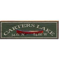 Carters Lake Rot Kanu Grün Breite Längengrad | Echtholz Kunstdruck von MillWoodArt