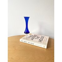 Vintage Glas Vase, Blaue Kleine Vase von MissVintageBox