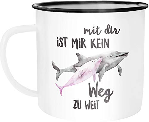 MoonWorks Emaille Tasse Becher Mit dir ist mir kein Weg zu weit Delfin Delphin Liebe Spruch Geschenk Weihnachten Valentinstag Kaffeetasse weiß-schwarz unisize von MoonWorks