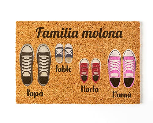Fußmatte Personalisiert | Personalisiere Deine Fußmatte mit deiner ganzen Familie und Haustieren | 70 x 40 cm | Lustige und originelle Fußmatten aus 100% Kokosfaser | Familie von 4 von NANNUK Baby creations