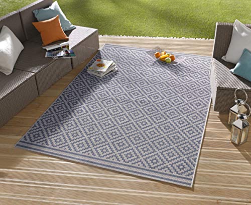 NORTHRUGS In- und Outdoor Teppich Raute 80x200cm - Wetterfest Modern Geometrisches Raute Muster Allover Design Läufer für Balkon Terrasse Garten Wintergarten Wohnzimmerteppich Wasserfest in Blau Creme von NORTHRUGS