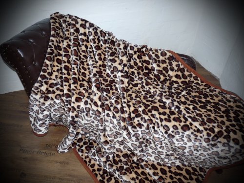 Natur-Fell-Shop XXL Kuscheldecke Tagesdecke Decke Leopard - Design 200x240cm von Natur-Fell-Shop