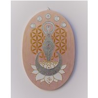 Mond Göttin in Lotus Wand Bild Dekoration Mit Göttlich Weiblicher Symbolik Und Blume Des Lebens Femininem Rosa Blattmetall Silber von NeaLemuria