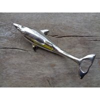 Vintage Flaschenöffner Delfin; Silberfarbe Glänzendes Metall Bar Werkzeug L~7"/ 17cm von OLaLaVintage