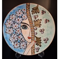 Handgemachter Teller | Das Versteckte Mädchen Und Die Blumen von Oumailifetree