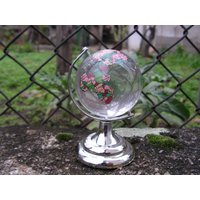 Vintage Kleiner Globus Dekorativer Glas Kunststoff Schreibtisch Mini Erdfarben Welt Miniatur Erde Landkarte Büro Dekor von OutlivedMemories