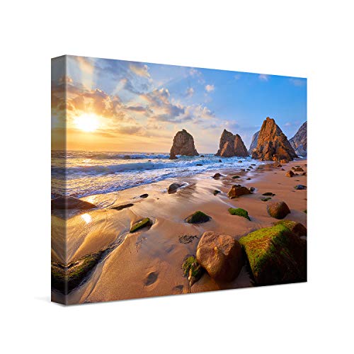 PICANOVA – Bild auf Leinwand Meeresstrand mit Felsen 40x30cm – Leinwandbild – Premium Leinwanddruck – Wandbild Kunstdruck Auf 2cm Holz-Keilrahmen Wohnzimmer Wanddekoration – Strand von PICANOVA