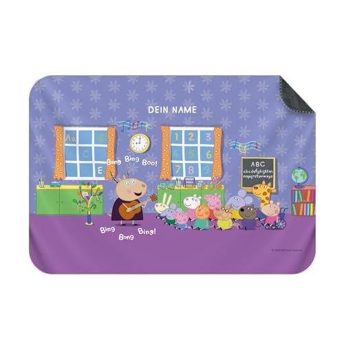 PICANOVA – Peppa Pig Friends Teacher Decke mit Name 100x70cm – Personalisierte Kuscheldecke für Kinder – Premiumqualität Fleecedecke 510g/qm – Weich Und Schmusedecke von PICANOVA