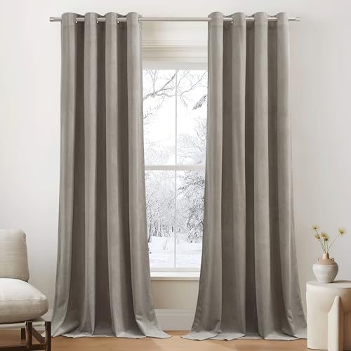 PONY DANCE Samt Gardinen Wohnzimmer Modern Samtvorhang Taupe Verdunkelnde Vorhänge mit Ösen Thermovorhang Kälteschutz Velvet Curtains Living Room, 2er Set H 260 x B 132 cm (Gewicht: 300g/m²) PONY DANCE Samt Gardinen Wohnzimmer Modern Samtvorhang Taupe Verdunkelnde Vorhänge mit Ösen Thermovorhang Kälteschutz Velvet Curtains Living Room, 2er Set H 260 x B 132 cm (Gewicht: 300g/m²) von PONY DANCE