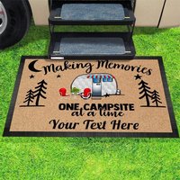 Making Memories One Camping Outdoor-Fußmatte Für Wohnmobile, Wohnmobil-Camping-Geschenk, Outdoor-Matte, Wohnmobil, Willkommensmatte von Pawsonalize
