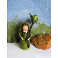 Blumenkind Gefilzt Stachelbeere, Frühling, Sommer, Jahreszeiten, Elfe, Waldorf Blumenkind Gefilzt Stachelbeere, Frühling, Sommer, Jahreszeiten, Elfe, Waldorf von Puppenprofi