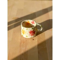 Blumen Keramik Handgefertigte Keramiktasse Handwerk Geschenkidee Kaffeetasse Geschenk Für Sie Einzigartiges Personalisiertes Geburtstagsgeschenk von SaphroniaHandmades