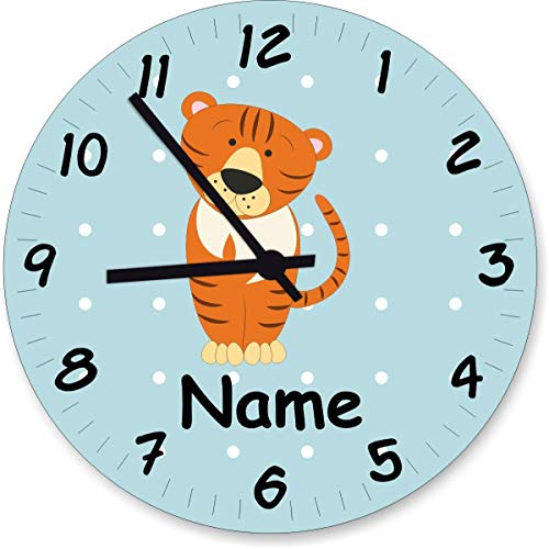 ShirtInStyle Wanduhr Kinderzimmer Wanduhr Tiger mit Wunschnamen Geschenk Uhr Kinder Handmade, 20cm, Pastellblau von ShirtInStyle