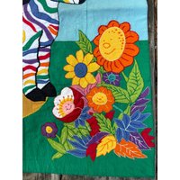 Handgefertigt, Babydecke, Regenbogen, Zebra, Blumen, Schildkröte, Schmetterlinge, Sonne, Wolken, Garten, Blau, Rot, Grün, Weiß, Gelb, Lila, Schwarz von VintagebyMitzi